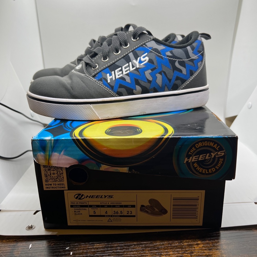 Heelys Pro 20 Prints HES10336H Skate Shoe - Big Kid's Size 5,Charcoal Blue Camo
